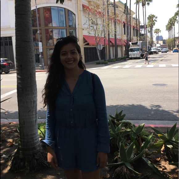 Meet Your Posher, Jacqueline! - Picture 2 of 7